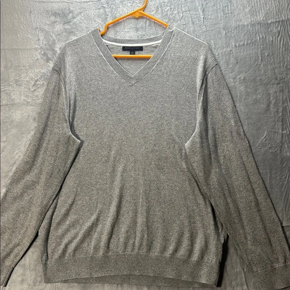 Banana Republic Gray Vneck Soft Sweater Size XL